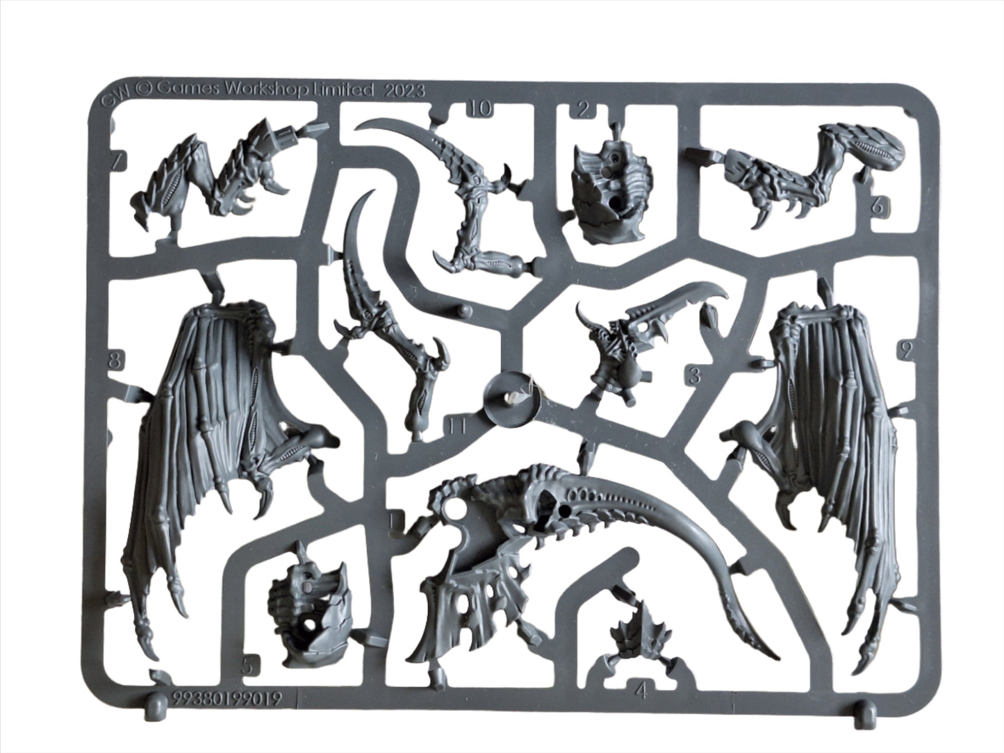 Warhammer 40k Tyranids, Winged Tyranid Prime, Leviathan Miniatures.