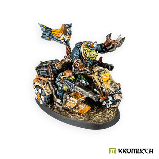 Kromlech Biker Boss Orc Greatcoat Korps